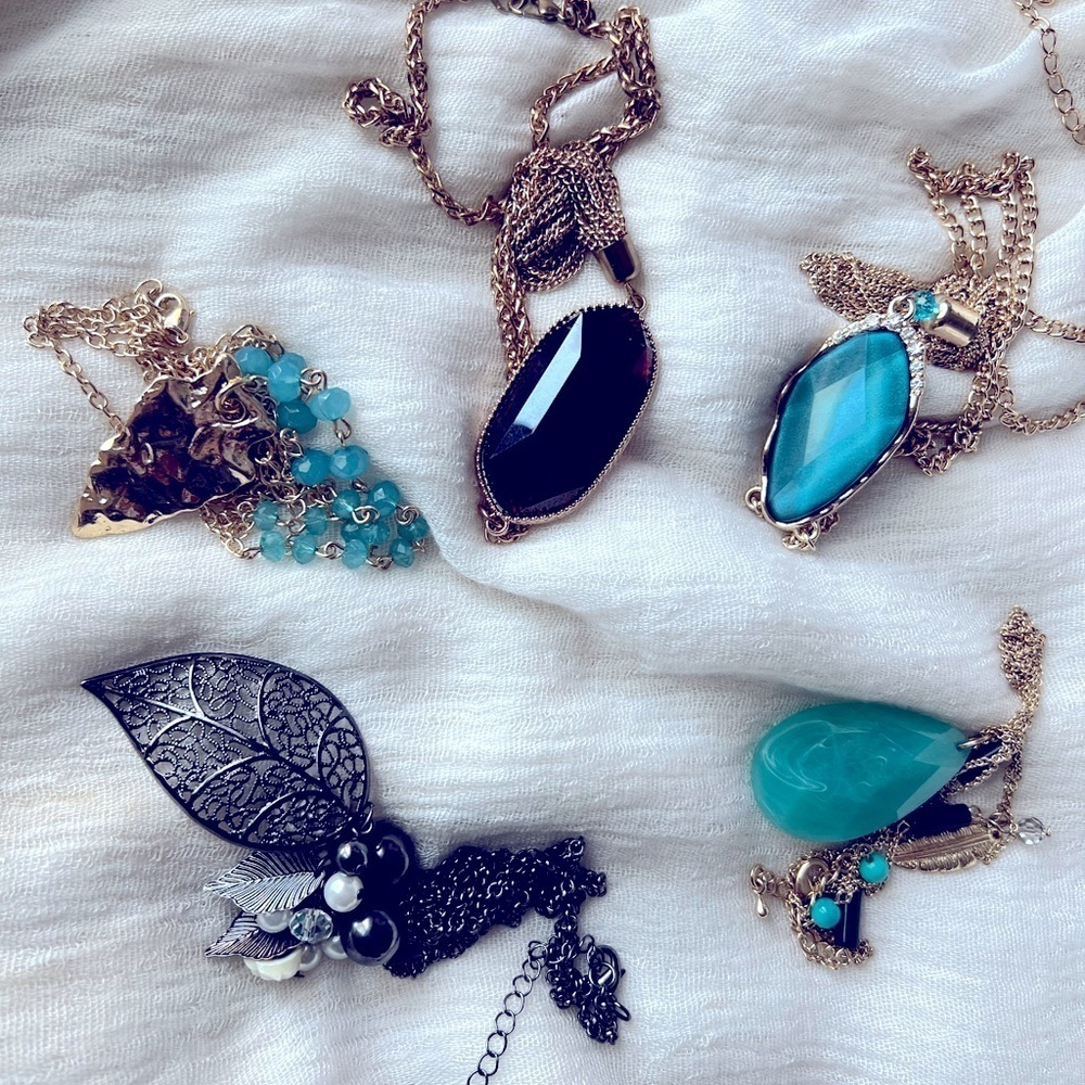๐บ๐ธ 5 long layering necklaces - Picture 2 of 2